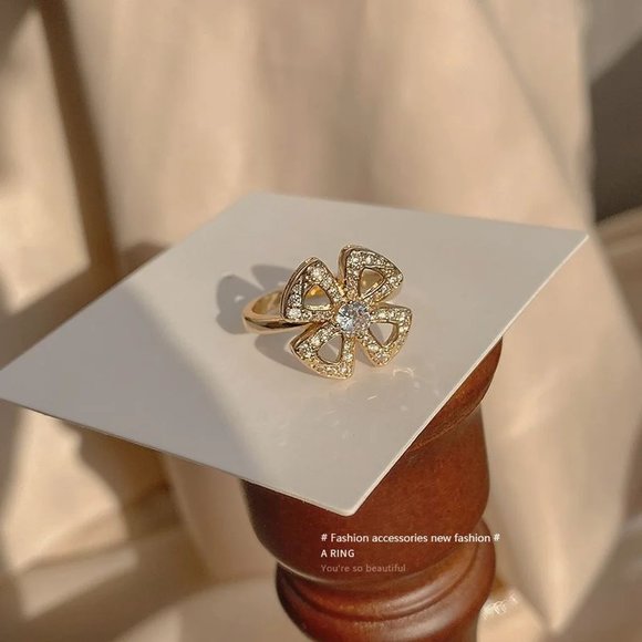 Clover ring - Picture 1 of 1